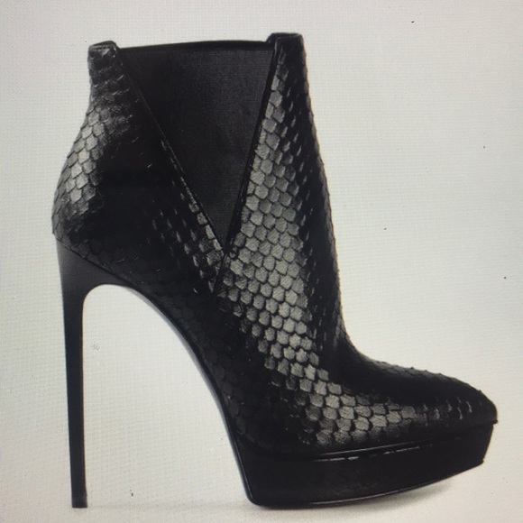 Saint Laurent Janis 105 Chels Boot. NEVER WORN - Picture 8 of 8